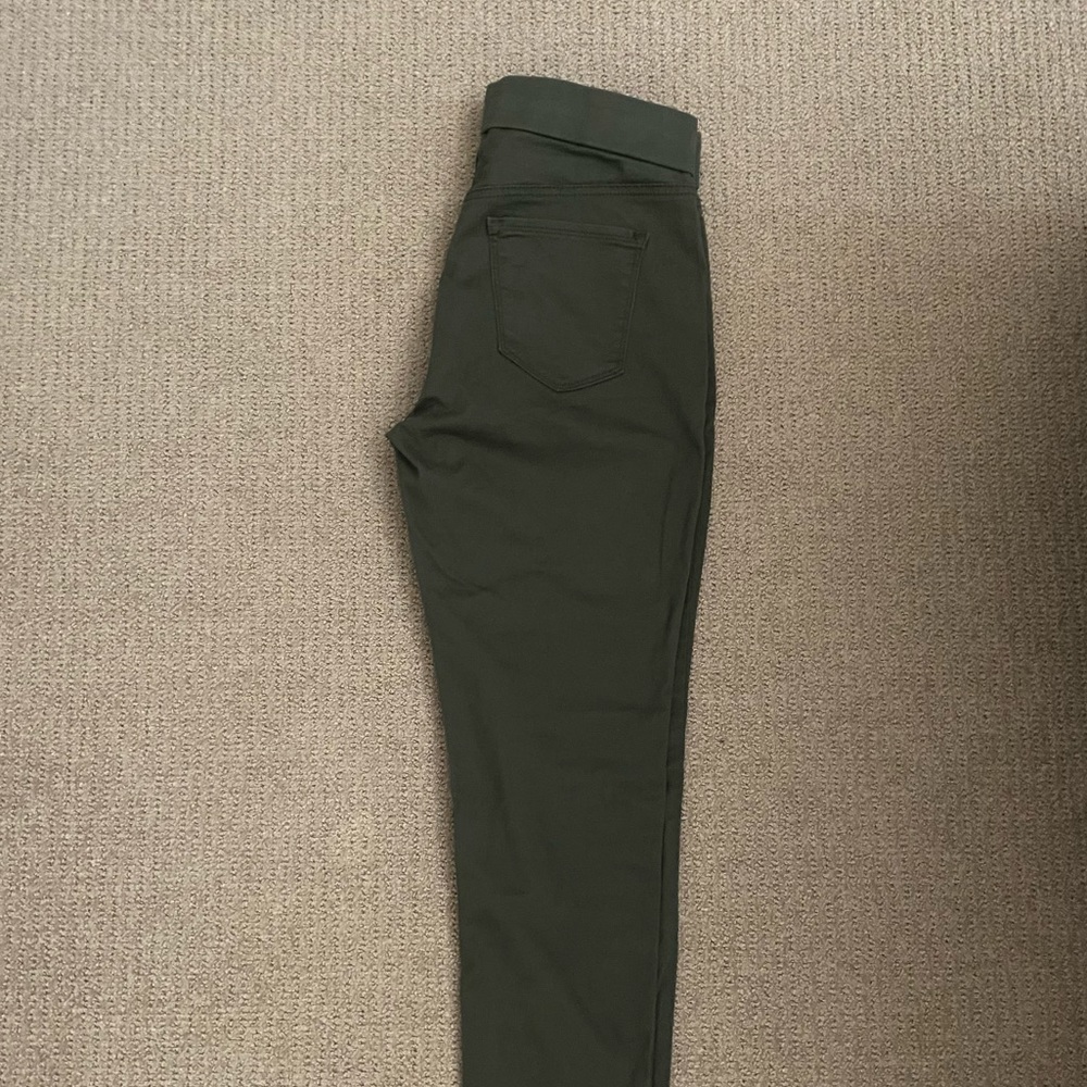 Gloria Vanderbilt green pants